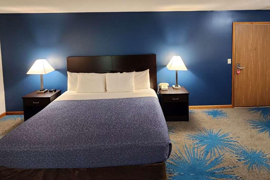 מניסטיק Econo Lodge Lakeshore חדר תמונה
